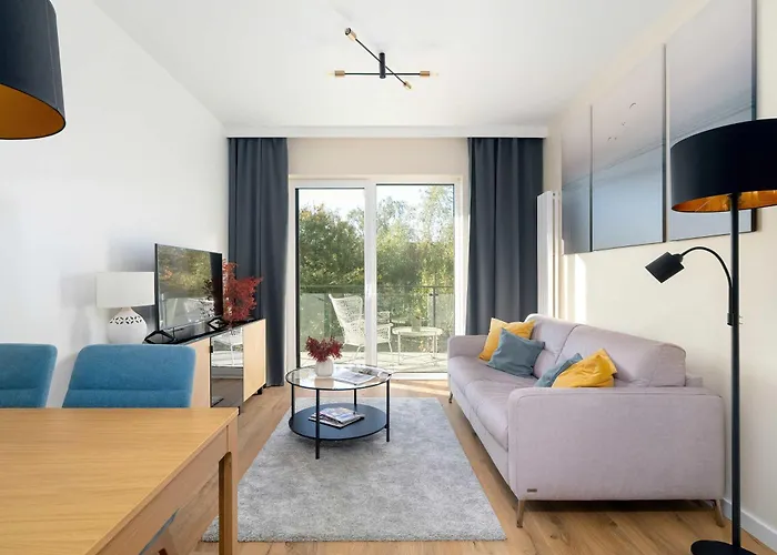 Spacious In With Desks And Parking By Renters *