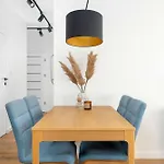 Spacious In With Desks And Parking By Renters Poznaň