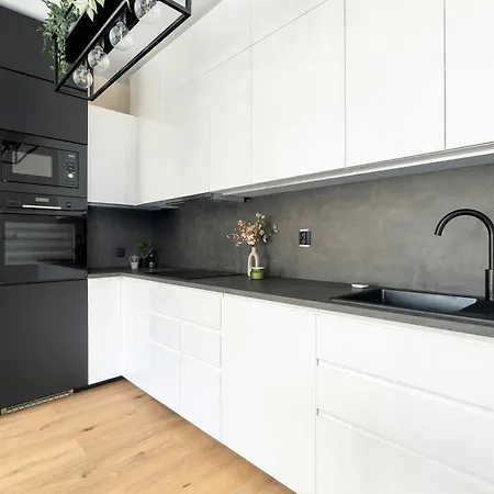 アパート Spacious In With Desks And Parking By Renters *