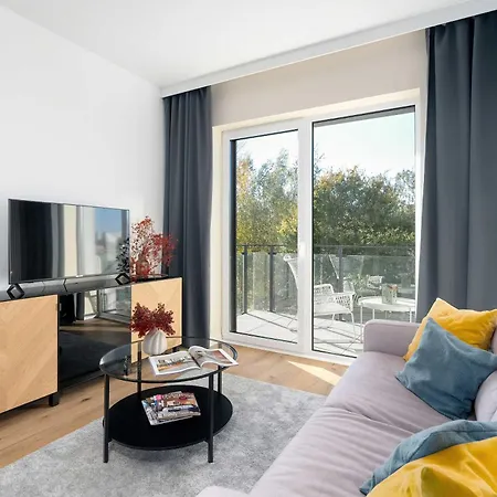 Spacious In With Desks And Parking By Renters *