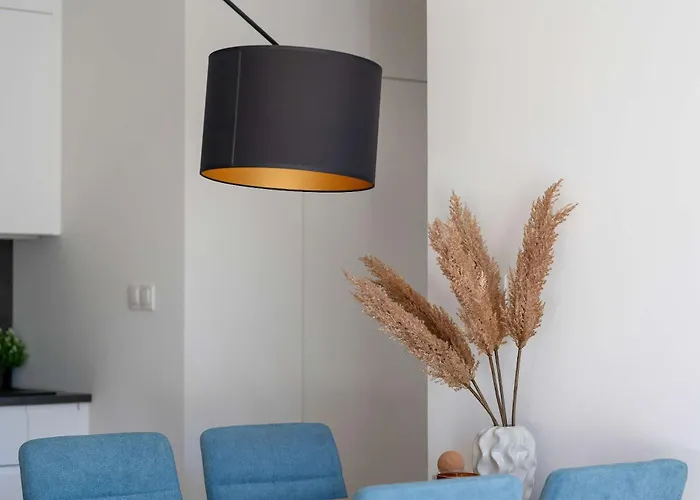 Διαμέρισμα Spacious In With Desks And Parking By Renters Πόζναν