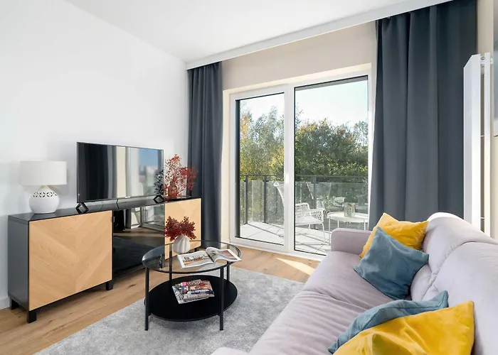 Spacious In With Desks And Parking By Renters *